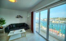 Seafront Beautifully Furnished 2 Bedrooms Gogzr-3